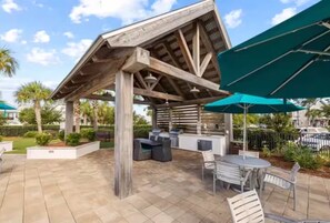 Outdoor dining - New 3BR/2.5 LSV Heated Pool - Pearl at Prominence (Santa Rosa Beach)