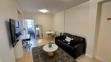 Comfort studio suite, uitzicht op de stad | Woonruimte