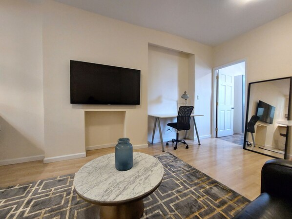 Suite studio Confort, vue sur la ville | Intérieur