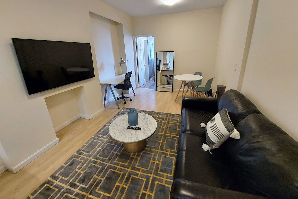 Suite studio Confort, vue sur la ville | Aire de séjour