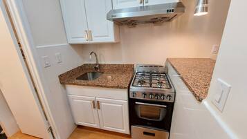 Comfort studio suite, uitzicht op de stad | Privékeuken