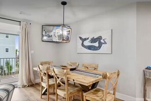 Dining - New 30A Gulf Views • Steps to Beach • Bikes (Santa Rosa Beach)