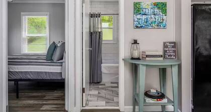 New-Sunfish Cottage - Walk to Hidden Harbor Marina