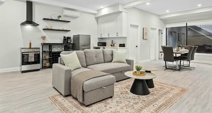 Modern Basement Apartment Close to Little Italy