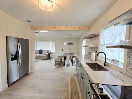 Fridge, microwave, oven, stovetop. Coastal Landing Stay