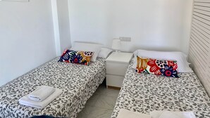 1 bedroom, iron/ironing board, WiFi, bed sheets - 0. Skol Marbella 507A (Marbella)