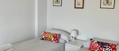 Fer et planche à repasser, Wi-Fi, draps fournis