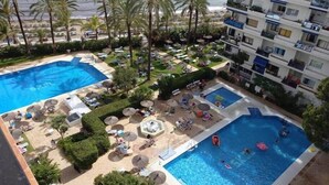 Unclassified image, 5 of 15, button - 0. Skol Marbella 829A (Marbella)