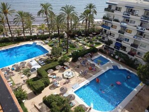 Unclassified image, 5 of 15, button - 0. Skol Marbella 829A (Marbella)
