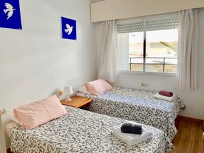 Room - Skol Marbella 238C BeachFront Central With Pool & WiFi (Marbella)