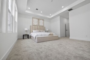 Room - Emerald Luxe, Modern Townhome, 4 Min to Downtown (Houston)