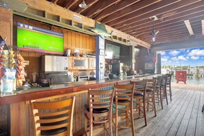 Bar (on property) - Wahoo Watch Two Bedroom Condo (Stock Island)