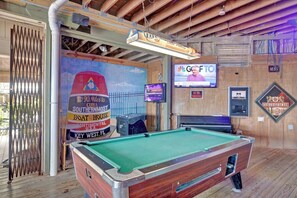 Games room - Mahi Mahi Manor Studio Condo (Stock Island)