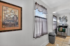 Interior - NEW! Cozy Cradock Charm Your Portsmouth Home Base (Portsmouth)