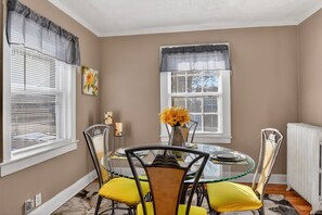 Dining - NEW! Cozy Cradock Charm Your Portsmouth Home Base (Portsmouth)