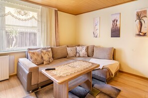 Living area - Holiday Apartment for 2 People (42 m²) in Wernigerode (Wernigerode)
