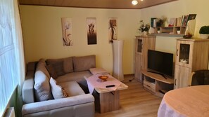 Living area - Holiday Apartment for 2 People (42 m²) in Wernigerode (Wernigerode)
