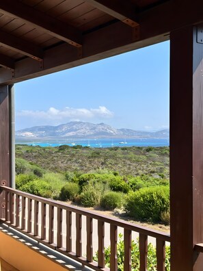Property grounds - Holiday Home 'Calipso' with Sea View, Wi-Fi and Air Conditioning (Stintino)