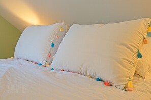 Iron/ironing board, WiFi - Victorian Farmhouse | Walk to Saco River (Buxton)