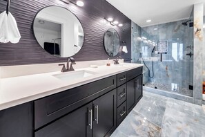 Shower, hair dryer, towels - 🏖️Large Balcony with Stunning Gulf Views | Pool | Calypso 2-301🏖️ (Panama City Beach)