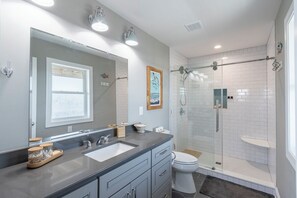 Towels - Sun Realty pet-friendly centrally-located oceanside home in KDH! (Kill Devil Hills)