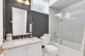 Bathroom - Modern Private Suite | Workspace, Gym & Pool | Sleeps 4 Comfortably (King City)
