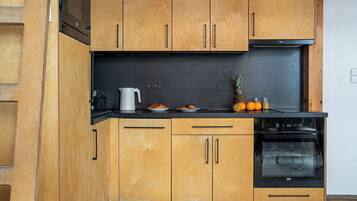 Deluxe-lejlighed - byudsigt | Privat køkken