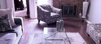 Cozy 3-bedroom house in Little Rock with AC for a long weekend getaway stay.