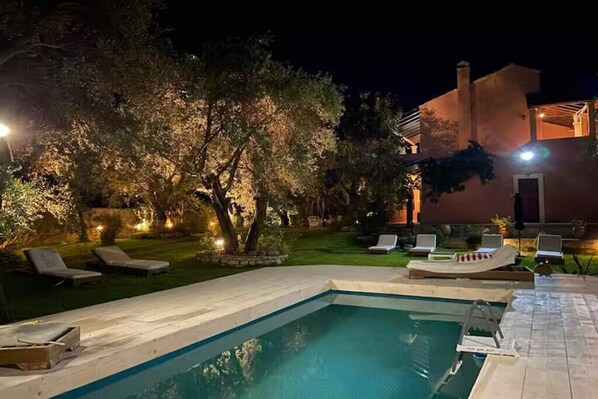 Outdoor pool - Astrakeri Gardens Villa (Corfu)