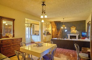 Dining - Astrakeri Gardens Villa (Corfu)