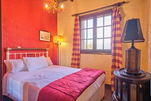 4 bedrooms, iron/ironing board, travel cot, Internet - Astrakeri Gardens Villa (Corfu)