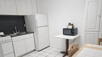 Dobbeltværelse - 2 queensize-senge - tekøkken | Privat køkken