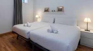 Schreibtisch, Bügeleisen/Bügelbrett, WLAN, Bettwäsche