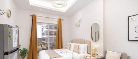 Luxury Studio, Balcony, City View | Egyptian cotton sheets, premium bedding, in-room safe