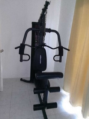 Fitness facility - Cozy 2-bedroom apartment with AC in perfect Tower Isle (Tower Isle)