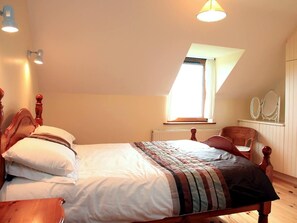 4 bedrooms, free WiFi, bed sheets