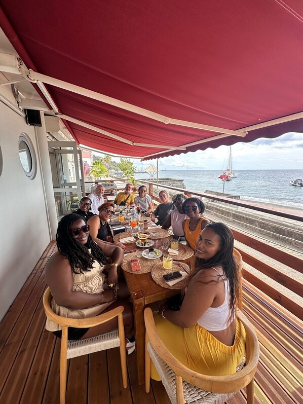 Outdoor dining - Ti' Pelican (Saint-Pierre)