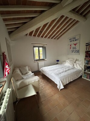 5 bedrooms, iron/ironing board, WiFi, bed sheets - Secluded Chianti Estate with Infinity Pool in the Hills of Siena (Toscana)