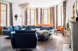 TV, fireplace - Villa Bagatelle Aix-les-Bains (Aix-les-Bains)
