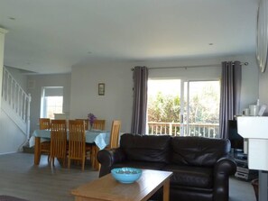 TV, fireplace - 3 Bed in Brittas Bay (oc-ii14880) (Brittas Bay)