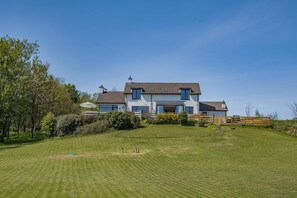 Exterior - 4 Bed in Bushmills (oc-b31852) (Bushmills)