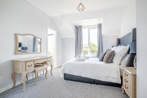4 bedrooms, free WiFi, bed sheets - 4 Bed in Bushmills (oc-b31852) (Bushmills)