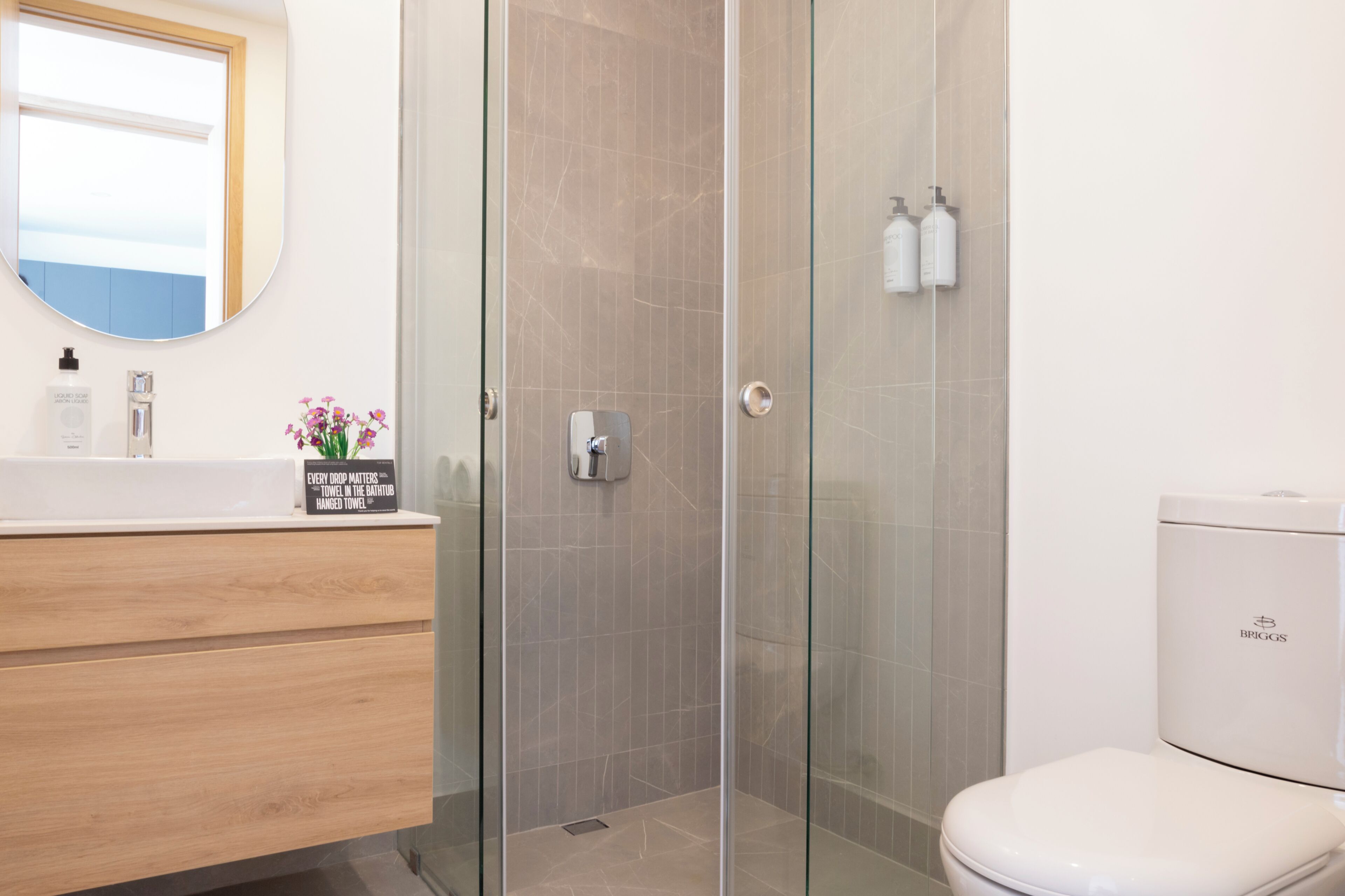Apartamento, 2 quartos | Banheiro