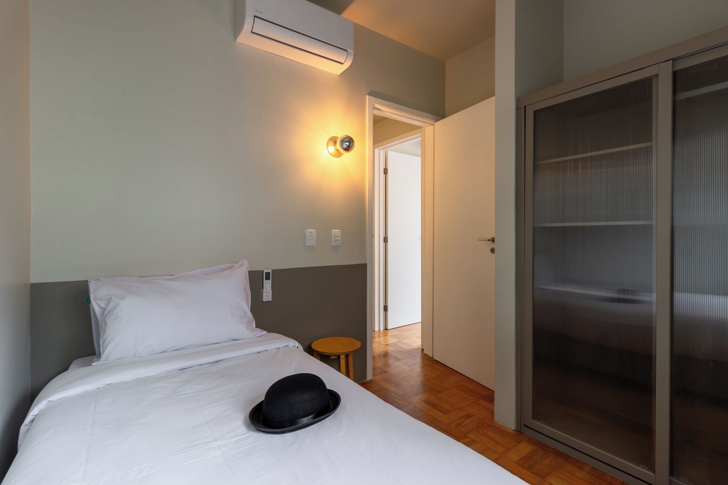 Apartamento clásico, vistas a la ciudad | Ropa de cama hipoalergénica y decoración individual