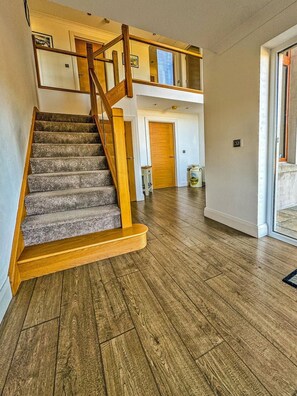 Interior - 4 Bed in Glenarm (oc-ii15925) (Glenarm)