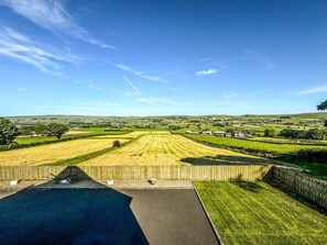 Property grounds - 4 Bed in Glenarm (oc-ii15925) (Glenarm)