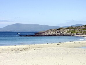 Beach - 4 Bed in Caherdaniel (oc-ii04851) (Caherdaniel)