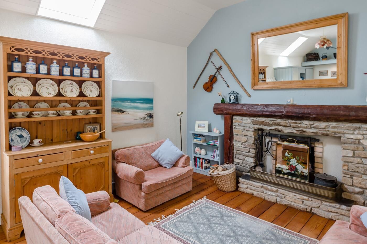 TV, fireplace