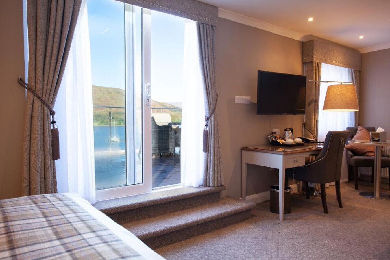 1 slaapkamer, een bureau, een strijkplank/strijkijzer, wifi