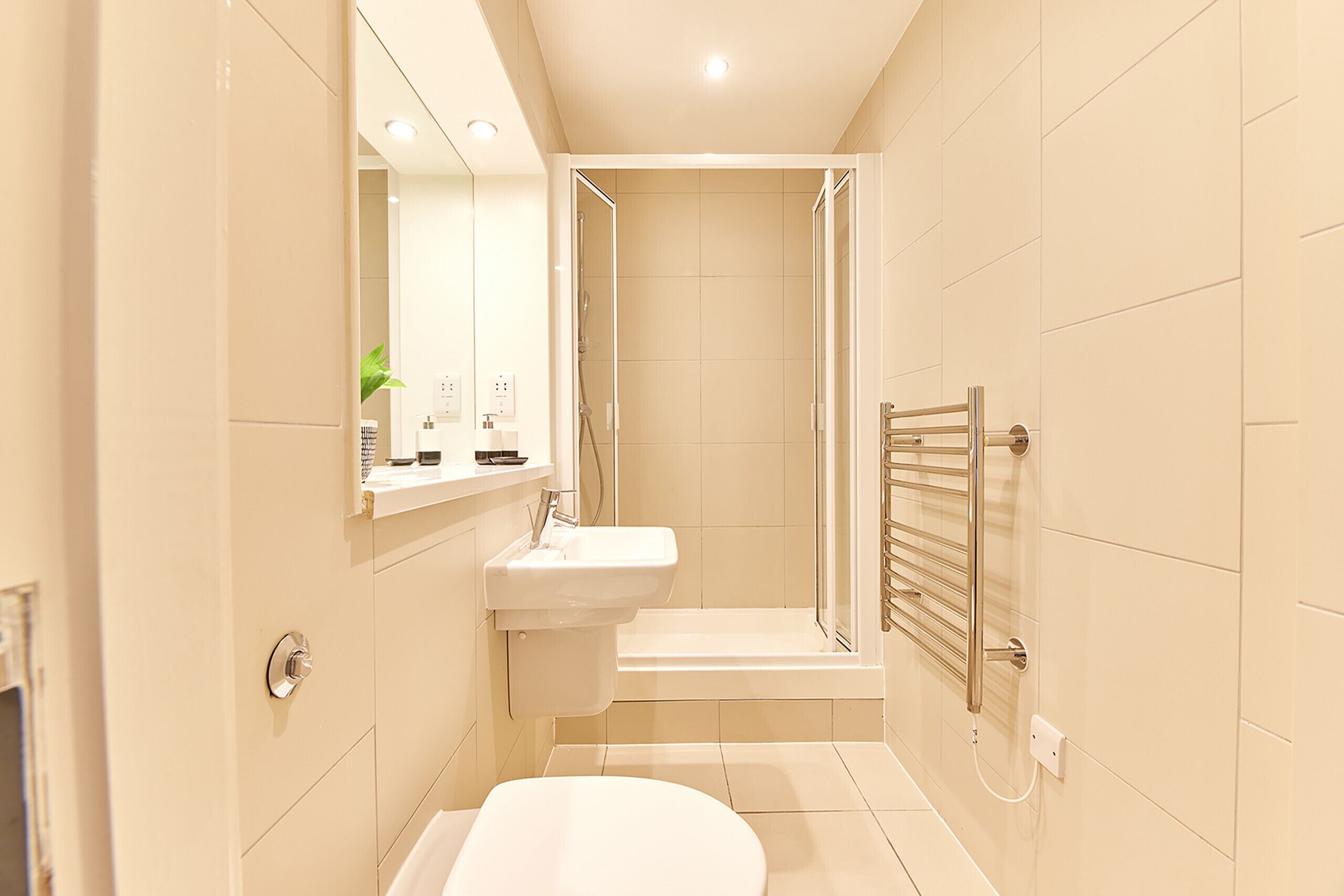 Shower, towels